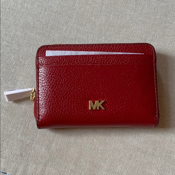 Michael Kors Handbags - Michael Kors Money Piece